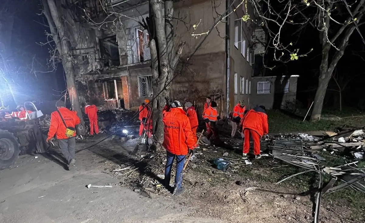 Нічний удар по Одесі: у Хаджибейському районі пошкоджено будинки, кількість постраждалих зросла (фото)