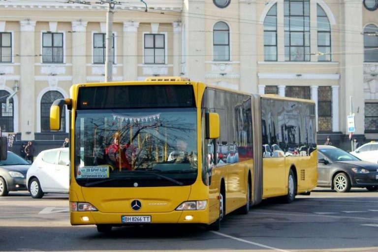 В Одесі оновили графік транспорту: коли курсуватимуть маршрути 25 квітня