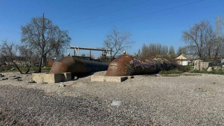 Поблизу пляжу Зерновий в Одесі стався прорив трубопроводу — що відомо