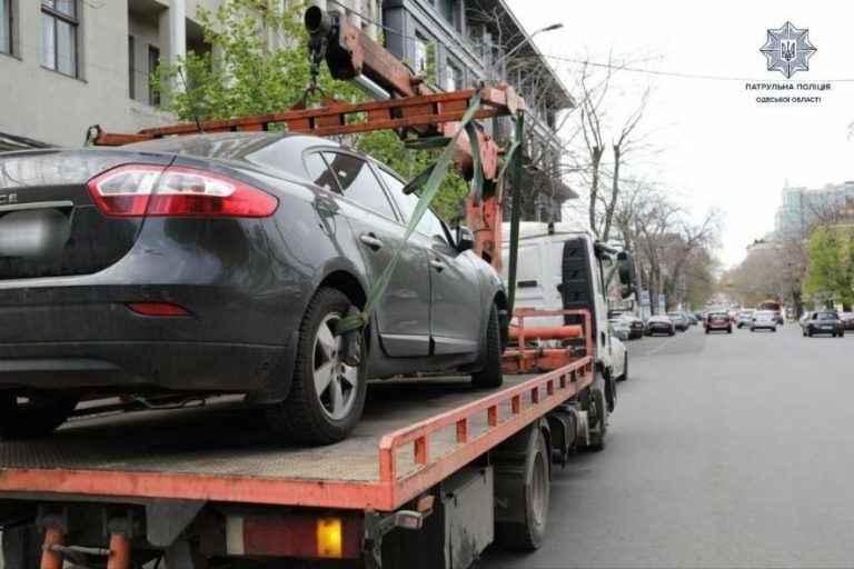 В Одесі жорстко штрафують водіїв за паркування на місцях для людей з інвалідністю