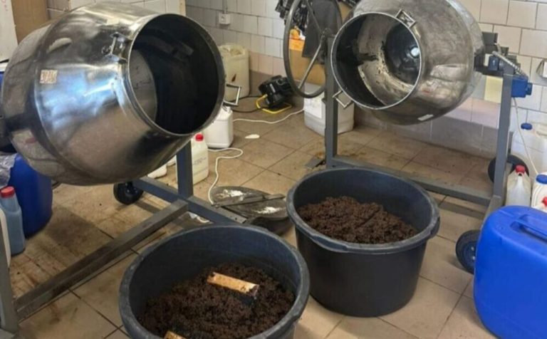 В Одесі викрили підпільний цех із виробництва кальянів, що заробив понад 1,5 млн грн