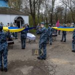 В Одесі відбулося прощання з дворічною дівчинкою, її матір’ю та сусідкою‑прикордонницею, загиблими під час атаки на місто