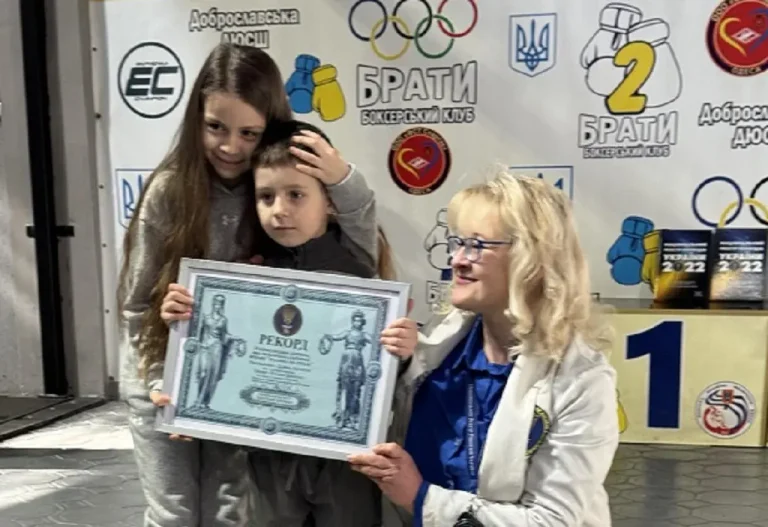 Брат і сестра з Одеси підкорили гравітацію та встановили новий національний рекорд (фото)