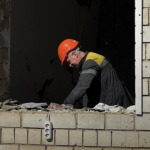 На Одещині через обстріли й буревій тисячі мешканців залишилися без електропостачання