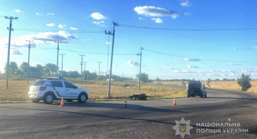 Пенсіонер за кермом Mercedes наїхав на мотоцикліста в Одеському районі