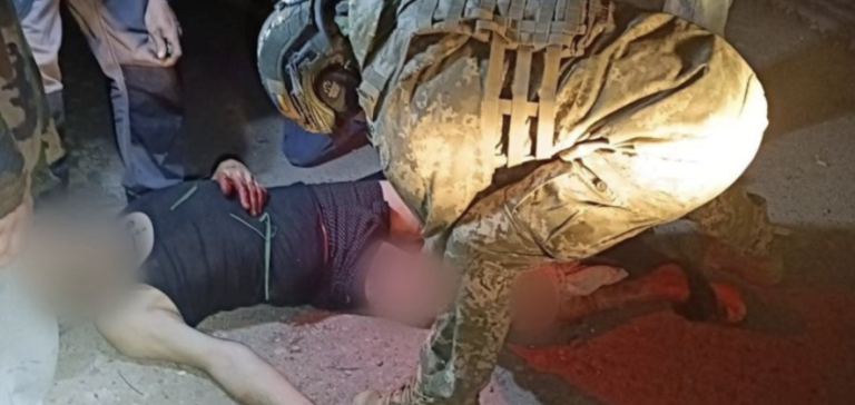 Підрозділ прикордонників врятував одесита, пораненого внаслідок удару дрона — ФОТО