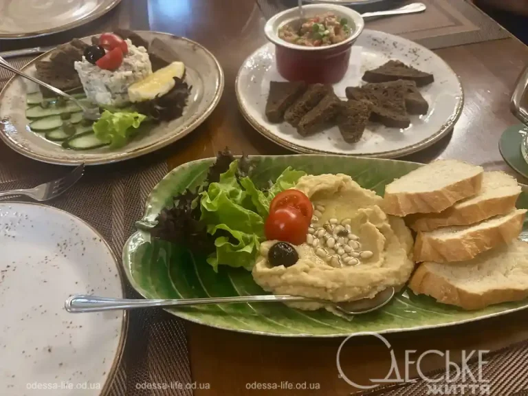 Що подають сьогодні в Отоні — одеській ресторації з понад 200‑річною історією