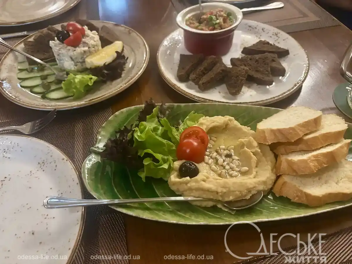 Що подають сьогодні в Отоні — одеській ресторації з понад 200‑річною історією