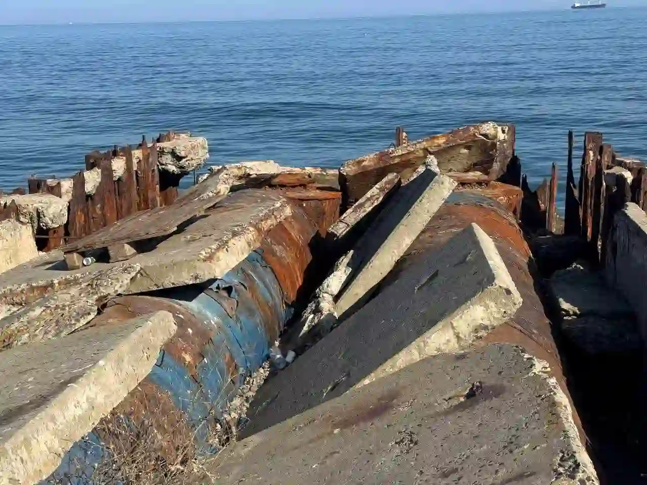 Одеса перед пляжним сезоном 2026: сморід і стоки, які лякають відпочивальників