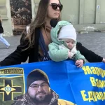 Одеса: виставка про зниклих безвісти та полонених ставить питання — живі вони чи ні