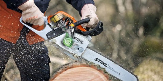 У Татарбунарах медики врятували чоловіка під час спроби самогубства бензопилою