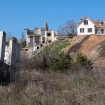 Зсуви на Одещині відбирають землю й ставлять домівки мешканців під загрозу