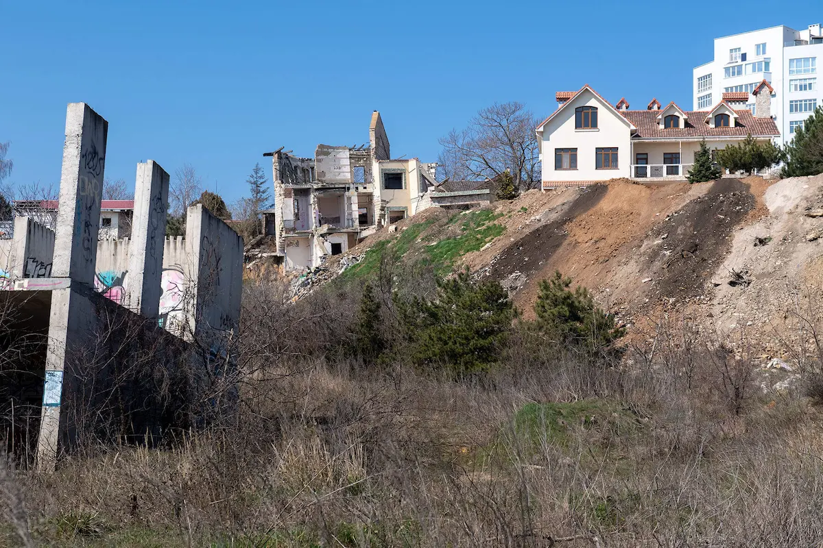 Зсуви на Одещині відбирають землю й ставлять домівки мешканців під загрозу