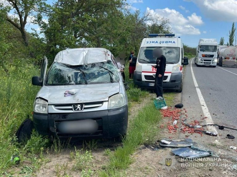 Жахливий маневр на трасі Одеса–Рені: в аварії постраждали двоє дітей — ФОТО