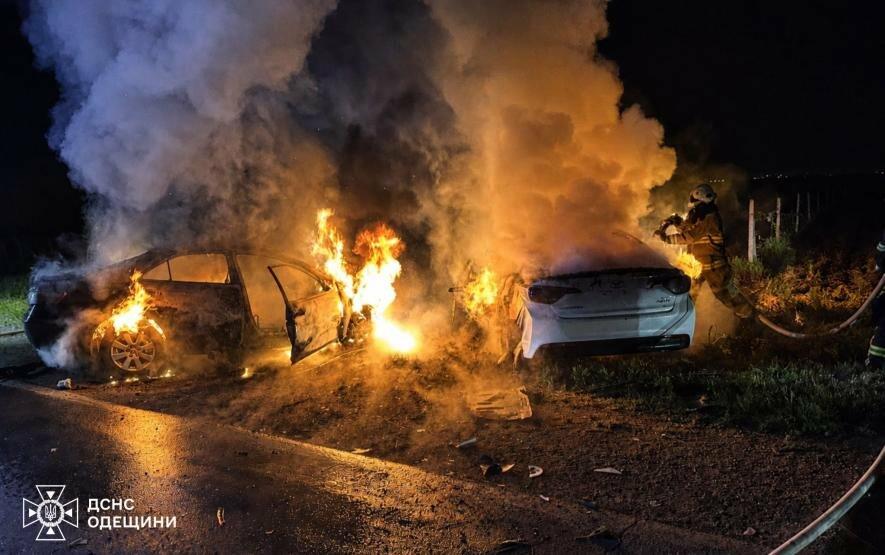 Фатальна ДТП під Одесою: у вогні згоріли три автомобілі