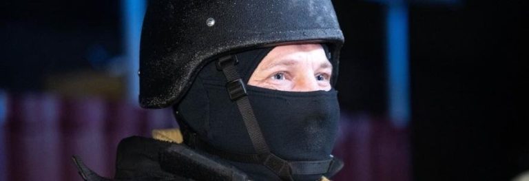 В Одесі рятувальники, відкривши двері квартири, виявили тіло жінки