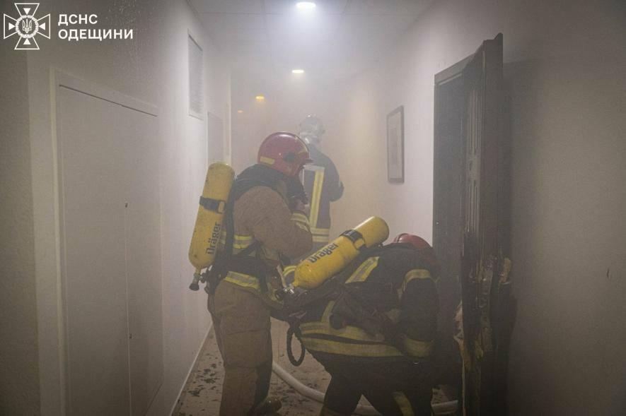 В Одесі у висотному будинку горіла квартира — є подробиці