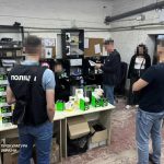 В Одесі правоохоронці обшукали 11 нелегальних точок продажу електронних сигарет
