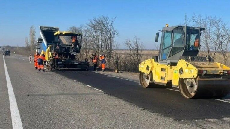 Компанія колишнього посадовця отримала 230‑мільйонний контракт на утримання доріг Одещини