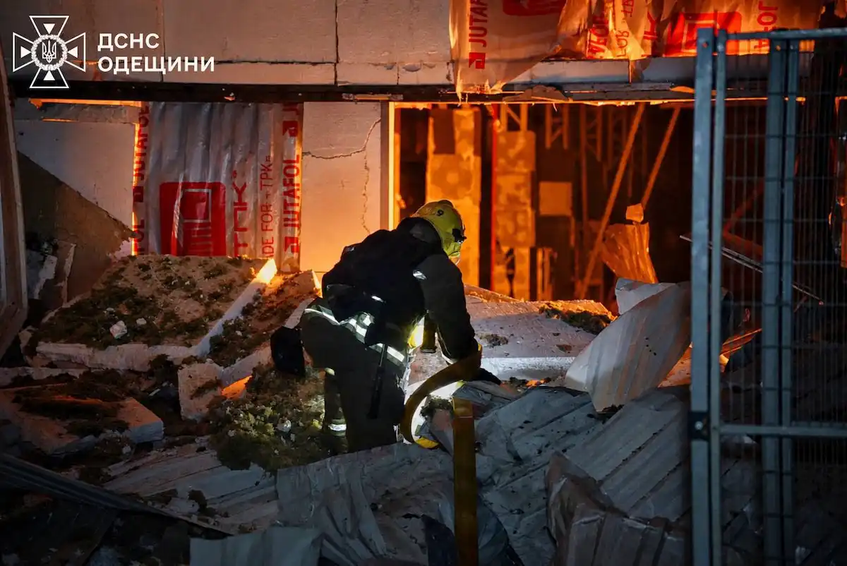 Нічний удар по Одещині: є загиблі, зруйновано житлові будинки та порт