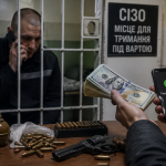 Засуджений з Одеси налагодив незаконний збут зброї та гранат прямо з камери