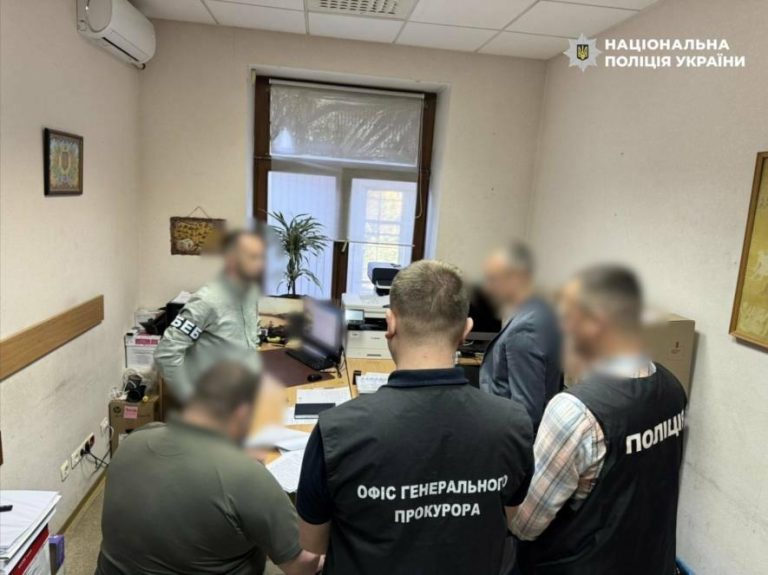 Одеський слід у мільйонній афері: колишніх керівників КЕУ підозрюють у махінаціях з оплатою електроенергії для ЗСУ — ФОТО