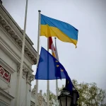 На Біржовій площі Одеси 9 травня підняли прапор ЄС і відкрили виставку