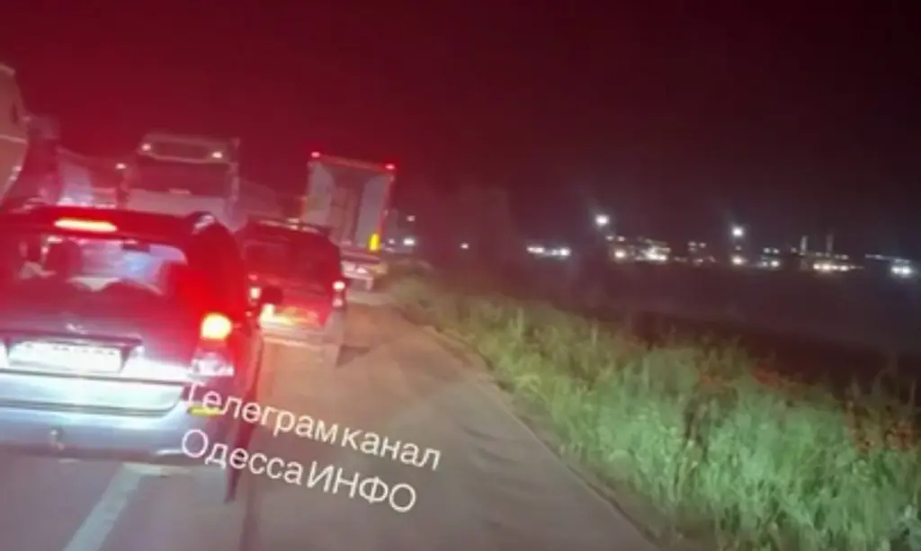 На трасі Одеса–Рені у бік Паланки утворилася кілометрова пробка