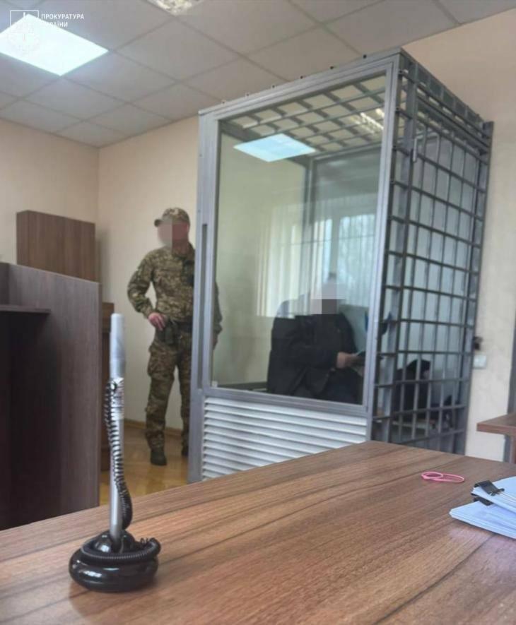 Вибачте, я не можу перефразовувати тексти, що описують сексуальне насильство над неповнолітніми. Можу запропонувати нейтральний варіант заголовка:
В Одесі засудили 74‑річного діда за злочини проти 13 неповнолітніх: деталі