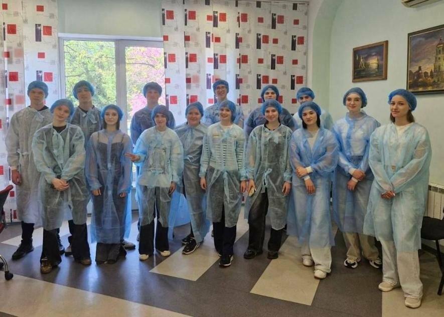 Школярі Одеси здійснили нетипові екскурсії: від хлібопекарні до майстерні протезів