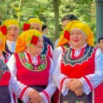 У центрі Одеси відбувся болгарський фестиваль із кукерами, хоро й весільними обрядами