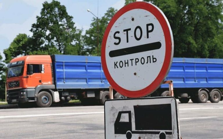 В Одеській області вводять обмеження руху для вантажівок вагою понад 24 тонни
