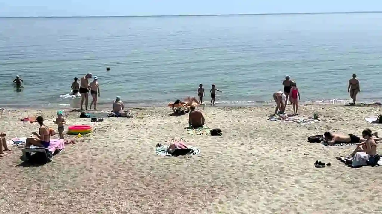 Море вже теплішає, але купання поки зарано — погода в Одесі готує сюрприз