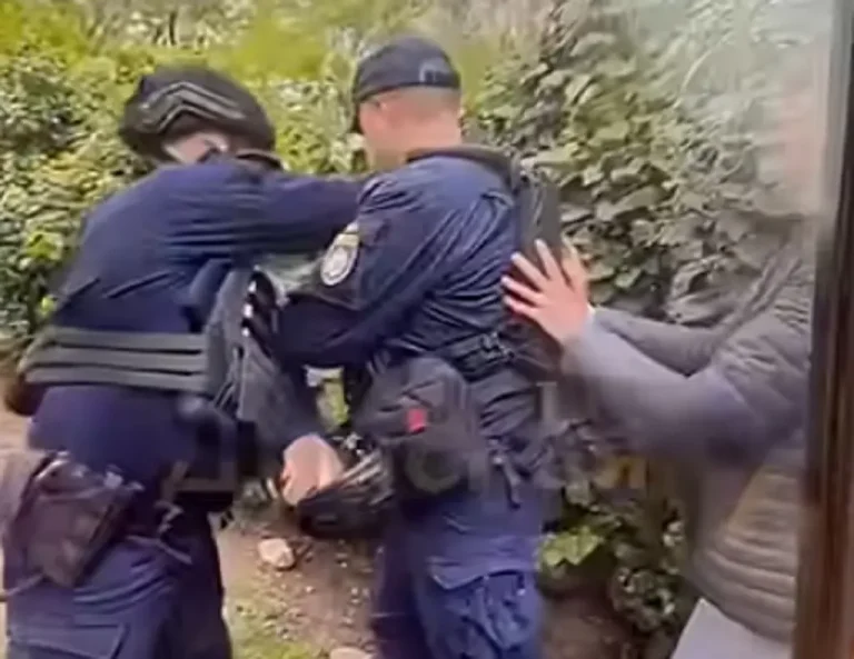 Під час затримання на Сонячній в Одесі виникла сутичка з поліцією — версії соцмереж та офіційна відповідь (відео)