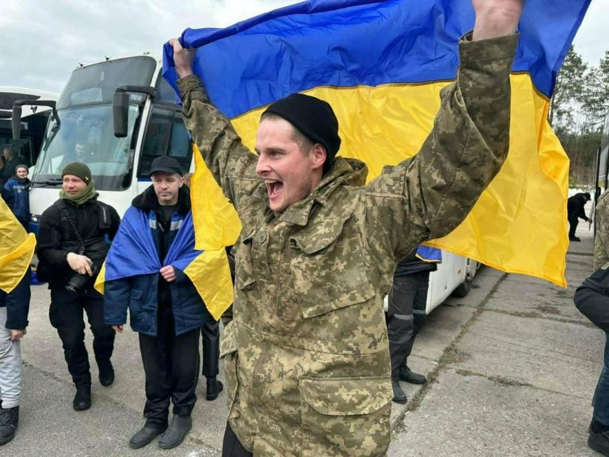 Боєць з Одещини повернувся додому після 2 років і 2 місяців полону — ФОТО