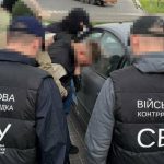 СБУ в Одесі затримала чиновника за спробу нажитися на польових наборах для військових — ФОТО