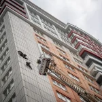 У 24‑поверховому будинку в Одесі в стіні виявили понад 50 кг вибухівки — як знешкодили дрон