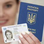 Коли паспорт визнають недійсним: одеситам роз’яснили через плями, надриви й стерті дані