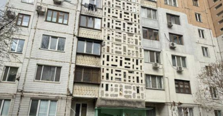 В Одесі посадовицю міськради звинувачують у махінаціях під час відбудови будинку після атаки РФ