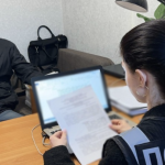 Підпал за замовленням через месенджер: одесит підпалив два авто заради «легких грошей», які так і не отримав