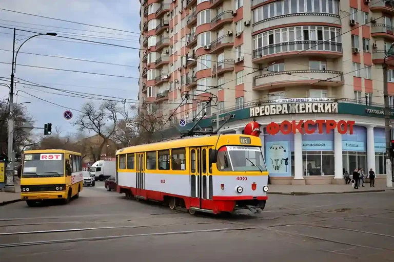 Чому в Одесі рідко курсують маршрутки, чи є безкоштовні автобуси і коли чекати електронний квиток