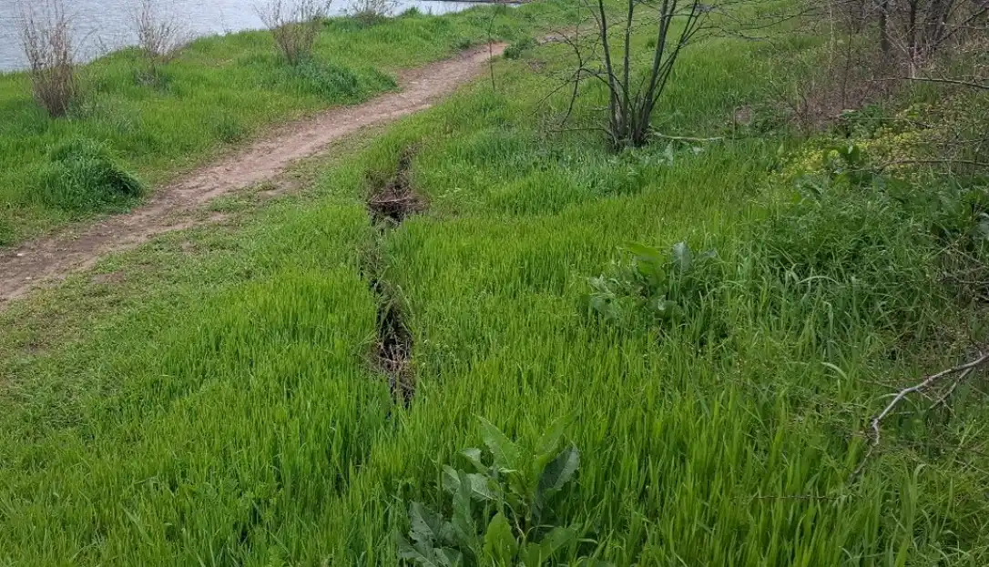 В Одесі на «Золотому березі» виявили нову глибоку тріщину — ризик обвалу зріс