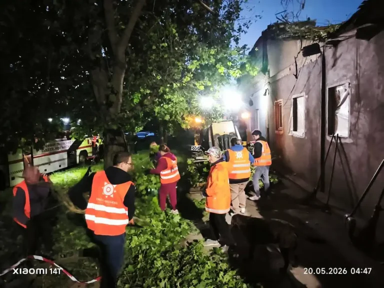 В Одесі безпілотник влучив у багатоповерхівку — опубліковано перші кадри руйнувань