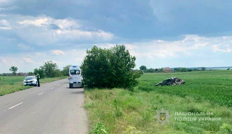 На Одещині перевернувся BMW — двоє людей постраждали