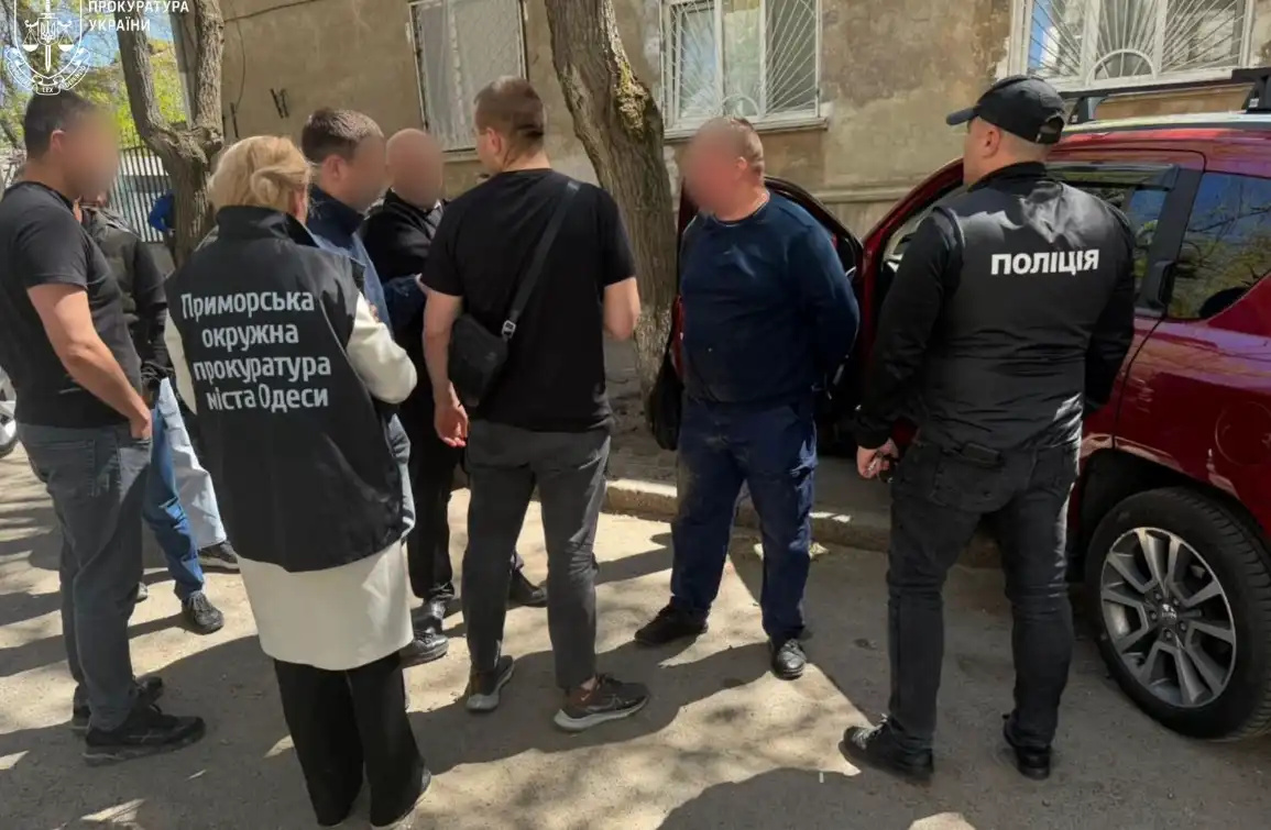 В Одесі викладач вимагав від студентів «конверти» за успішне складання сесії