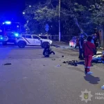 В Одесі в Приморському районі вибухнув автомобіль — у салоні перебували люди