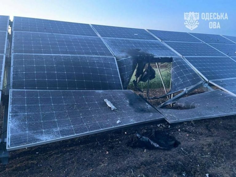 В Одеській області обстріли пошкодили сонячні панелі системи альтернативної генерації
