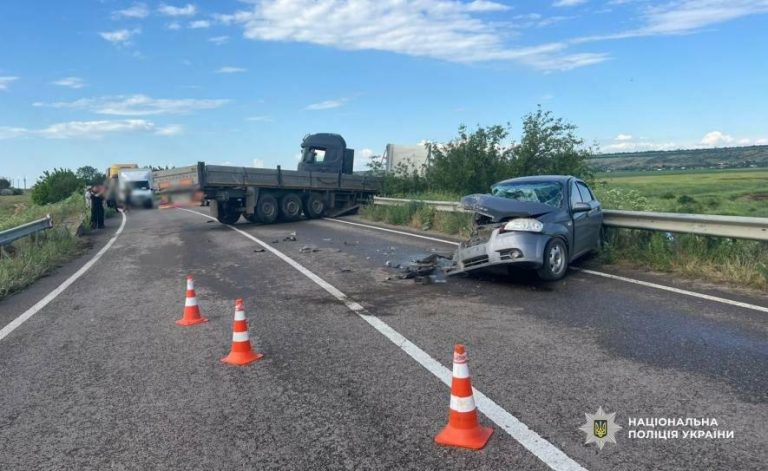Через ДТП рух на трасі Одеса — Вознесенськ частково ускладнено