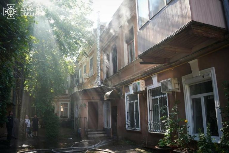 В Одесі через людську недбалість під час приготування їжі виникла пожежа
