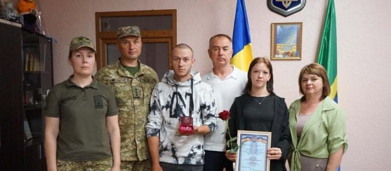 Орден «За мужність» посмертно вручили родині прикордонника Олександра Войтенка